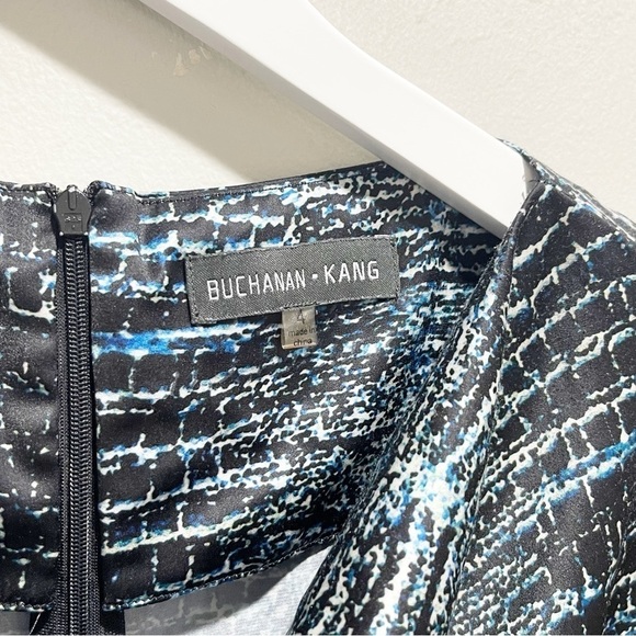 BUCHANAN KANG Women’s Black Blue Snake Reptile Print Silky Drape Neck Top Size 4 - Picture 5 of 8
